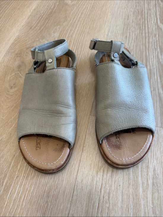 Sorel Shoes - Sorel Metallic Silver Open-Toe Leather Sandals